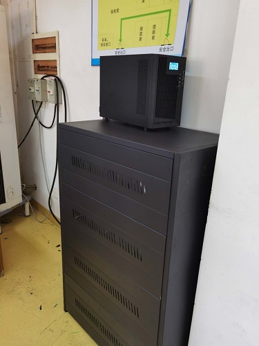 ups主機(jī)柜和電池怎么連接 ups主機(jī)柜和電池怎么連接